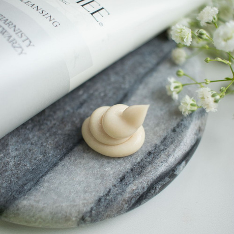 Fine-grained face scrub